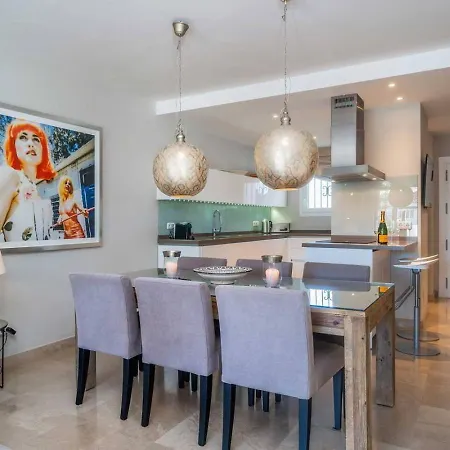 شقة 3 Bedroom Retreat Puente