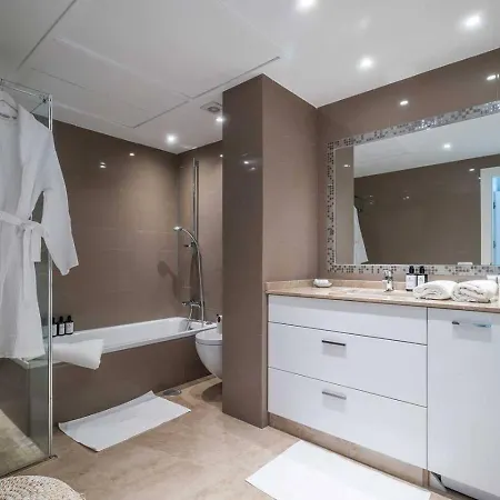 Апартаменты 3 Bedroom Retreat Puente