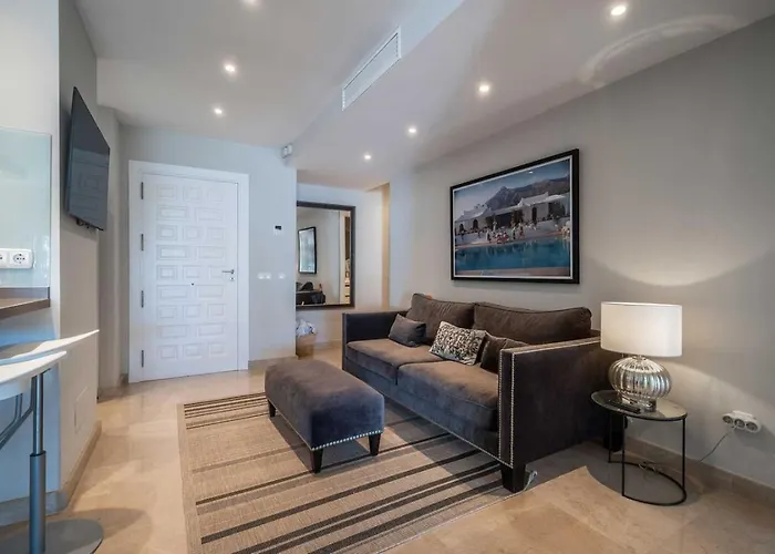 Apartament 3 Bedroom Retreat Puente Marbella