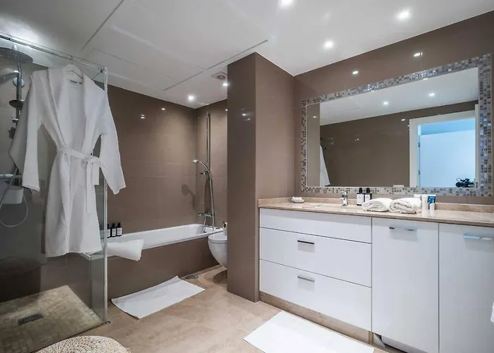 Apartament 3 Bedroom Retreat Puente