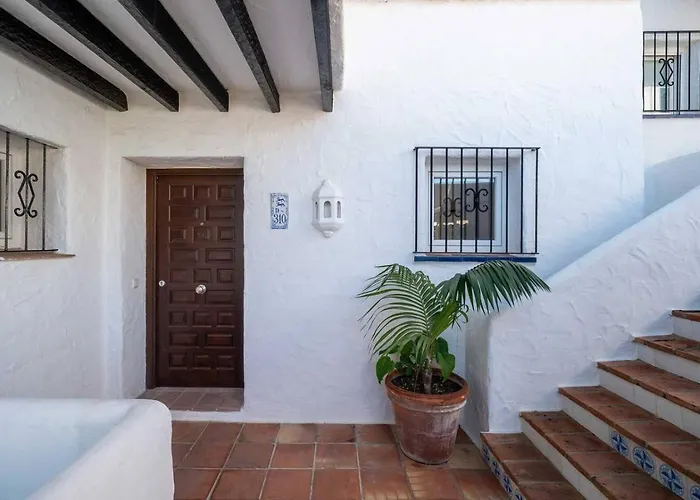 3 Bedroom Retreat Puente Apartament Marbella