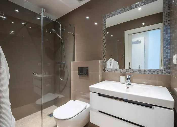 3 Bedroom Retreat Puente Apartament