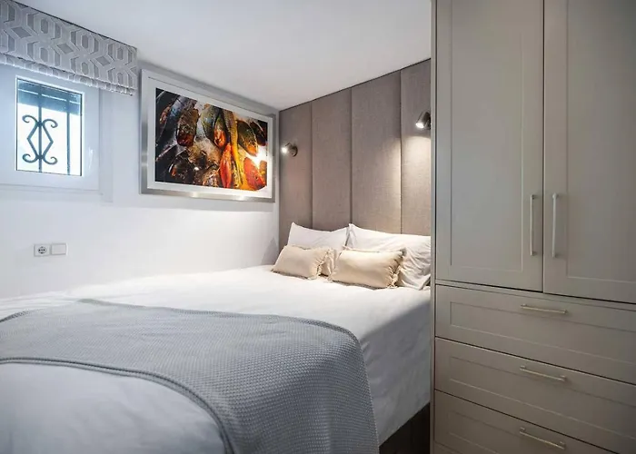 Apartament 3 Bedroom Retreat Puente Marbella